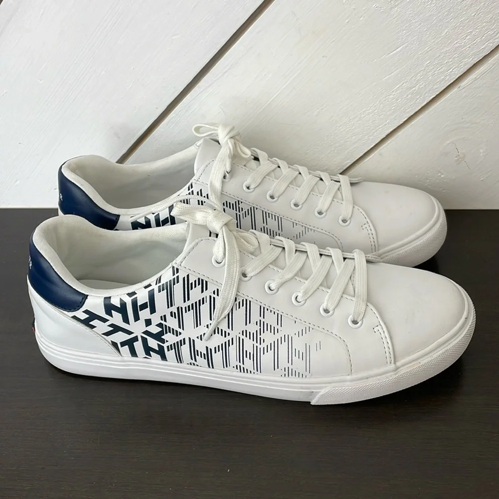 Tommy Hilfiger Women's 11 Loura3 Sneaker, White/Twilight Indigo